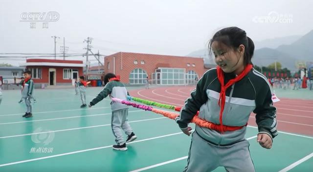 焦点访谈：15分钟“小美好” 释放校园新活力