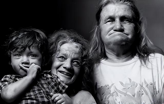 美国家族乱伦三代：近亲结合导致后代残障，无法说话只能犬吠