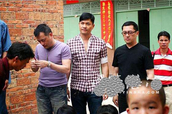 祖籍广东省湛江市廉江的香港爱国艺人吕良伟的深厚家乡情结