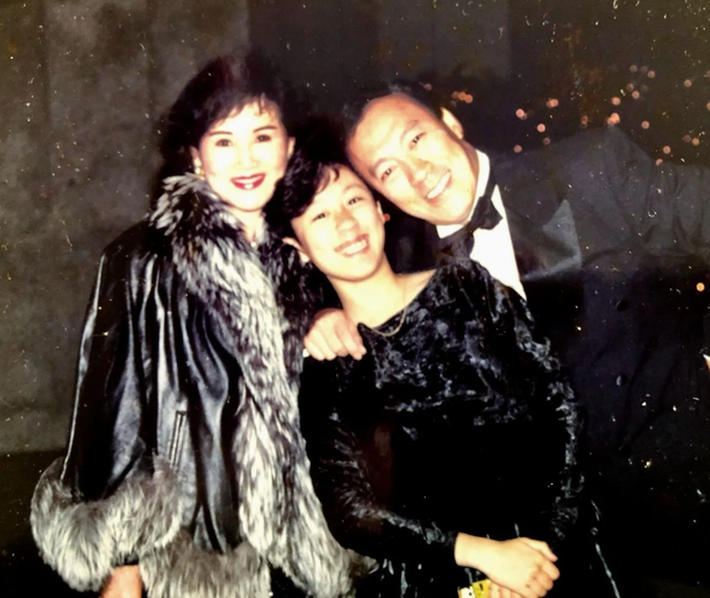 陈欣健太太患病13年，他像照顾婴儿一样24小时守护，拒绝女儿插手