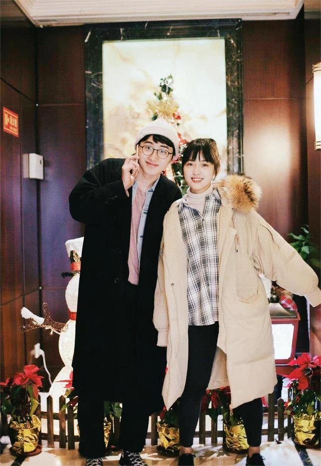 《无限超越班》中，何与已经和卢洋洋分手，这整的比恋综还修罗场