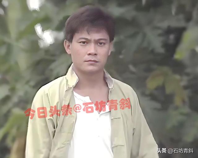 新加坡初代偶像王玉清,反复回电视台,离婚三次,两个孩子的爹