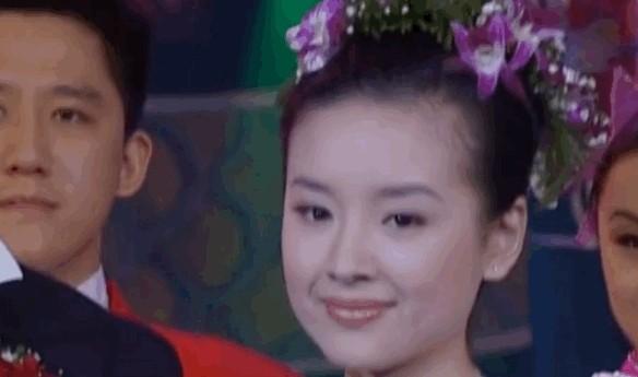 看董洁和刘亦菲20年前合照，难怪谢霆锋说“人淡如菊，天然纯粹”