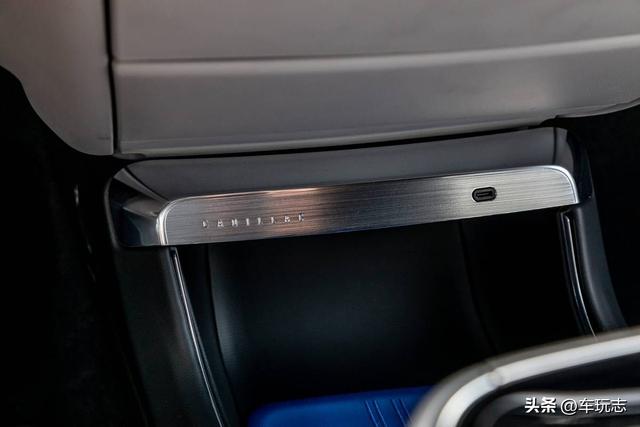 2024款凯迪拉克锐歌Lyriq评测:美观豪华,质感欠佳