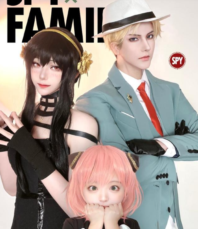 《间谍过家家》帅哥、美女COS一家三口,约尔黑色制服,性感极了