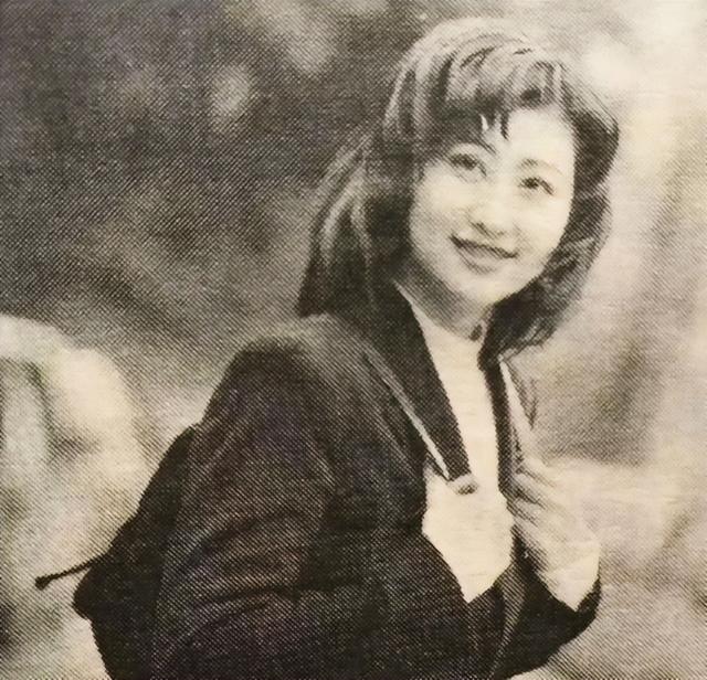 吴小莉三拒求婚终嫁大 25 岁丈夫,失散穷哥哥如今境况如何?