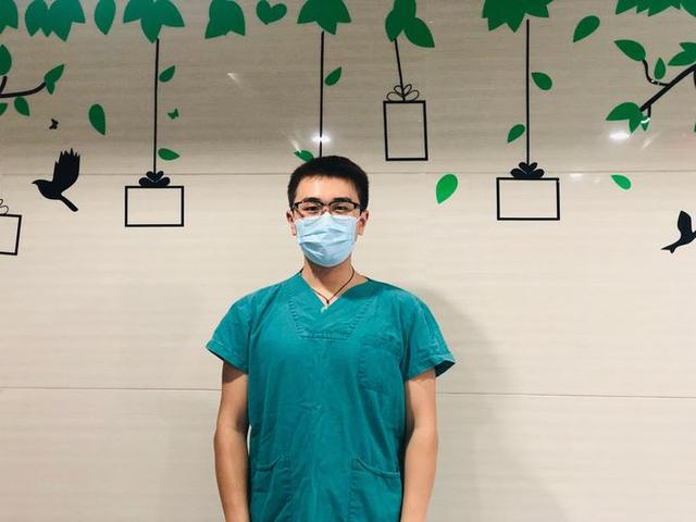 驰援手记|10岁小患者说“我好无聊!”,94年男护士主动当起了“私人家教”