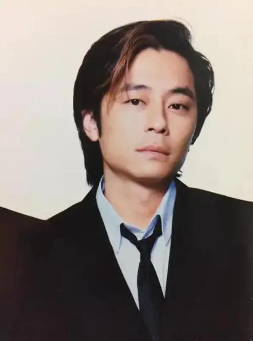 王杰：60岁的我一无所有，遭人陷害妻离子散，庆幸还有粉丝喜欢我