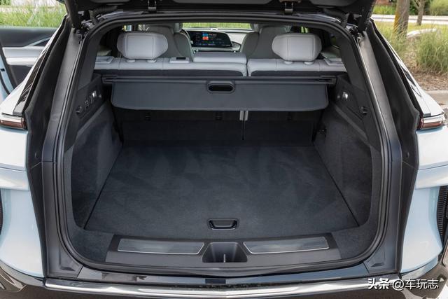 2024款凯迪拉克锐歌Lyriq评测:美观豪华,质感欠佳