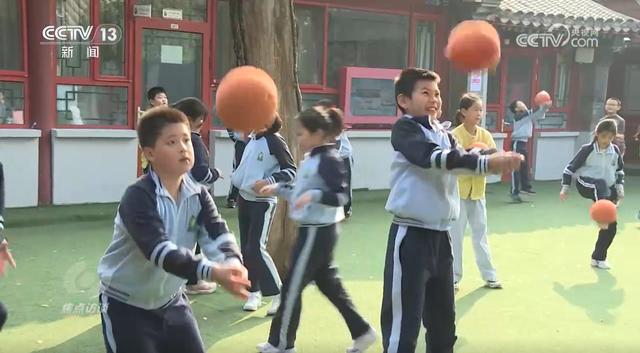 焦点访谈：15分钟“小美好” 释放校园新活力