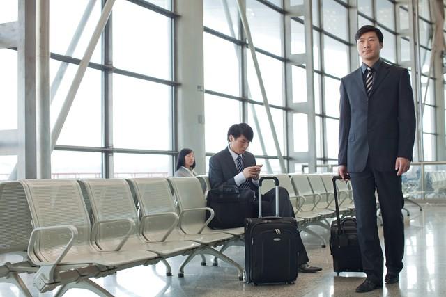 这是生活在两个世界的人!选择接受并容忍这种差异。