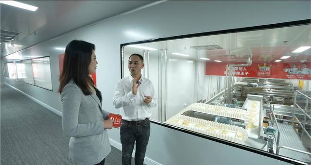 人民网直播揭秘正宗辣条,新一代川菜掌门人肖见明参与研发