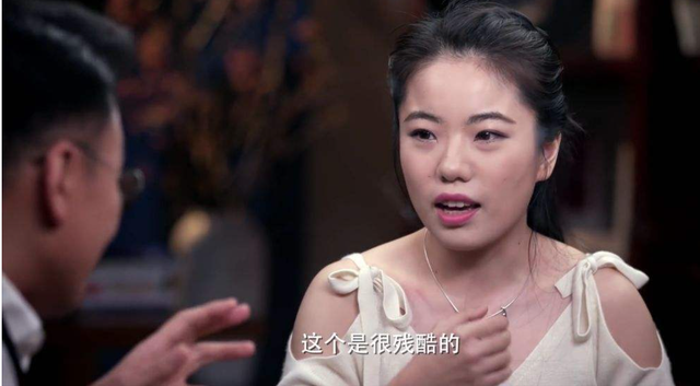 《锵锵三人行》VS《圆桌派》：窦文涛们是学聪明了，还是堕落了？