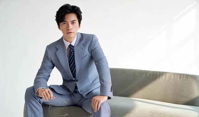 不用手机不买房，丁克一辈子，如今的李健过得怎么样了？