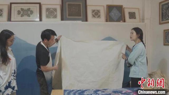 贵州苗族女孩制作“非遗版星空”帮王亚平女儿“摘星”