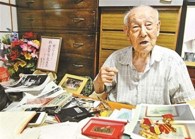 2016年,96岁日本人来中国,身带“解放军”勋章:我是八路军战士