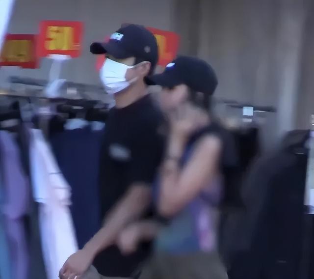 韩东君现身与神秘女友看房,疑似恋情正式确立!