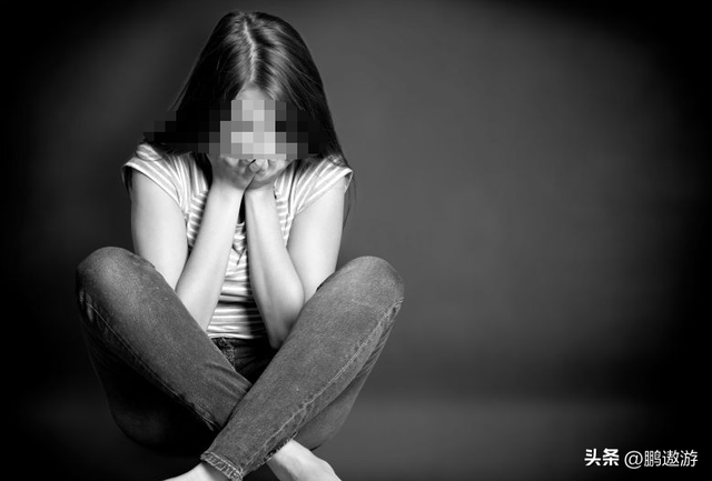 三级片女星跳楼身亡！被富豪玩至精神失常，她到底有多惨？