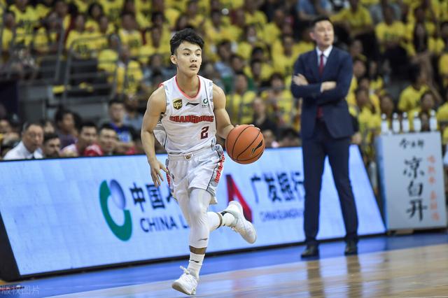 167CM的富坚勇树是偶像,而为何179CM的徐杰却是“招黑”的对象?