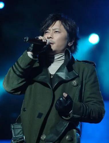 王杰：60岁的我一无所有，遭人陷害妻离子散，庆幸还有粉丝喜欢我