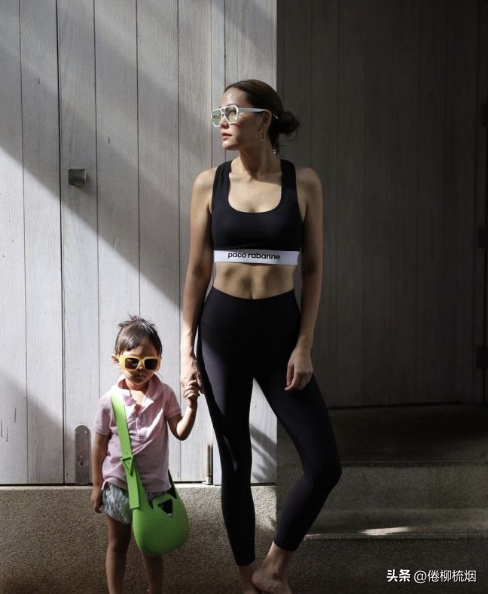 泰星Janie：我已经41岁了，不想再生孩子了，一个女儿已经很累了