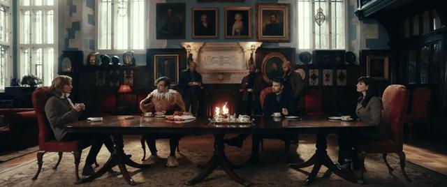 拍西装暴徒，还得看这位「鬼才」导演