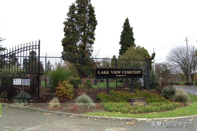 美国李小龙墓地：叶问预言李小龙短命，父子两人葬一起，令人唏嘘