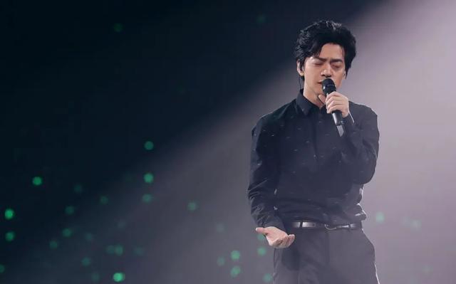 不用手机不买房，丁克一辈子，如今的李健过得怎么样了？