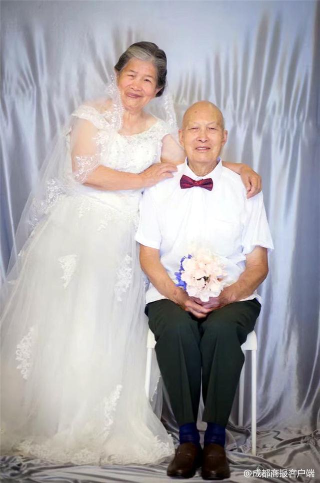 视频|超有爱!成都女孩给8旬爷爷奶奶拍迟到66年的婚纱照