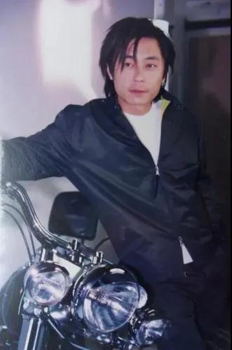 王杰：60岁的我一无所有，遭人陷害妻离子散，庆幸还有粉丝喜欢我