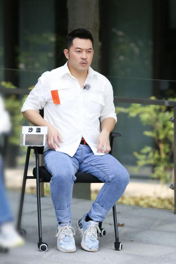 《奔跑吧9》今晚欢乐开播!跑男团开启职场历险,全员上演“花式摸鱼”