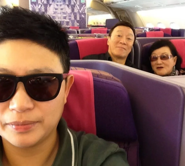 陈欣健太太患病13年，他像照顾婴儿一样24小时守护，拒绝女儿插手