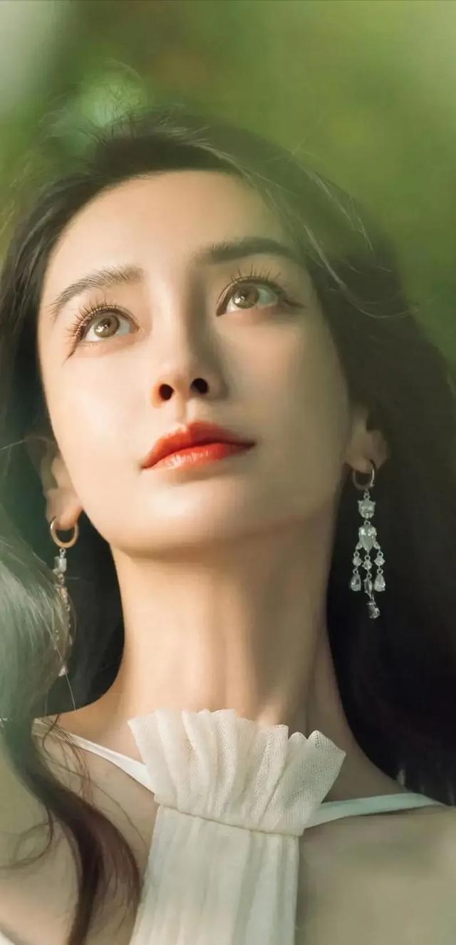 杨颖复出口碑逆转，黄晓明间接“助力”，叶珂是大功臣