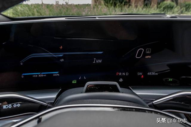 2024款凯迪拉克锐歌Lyriq评测:美观豪华,质感欠佳