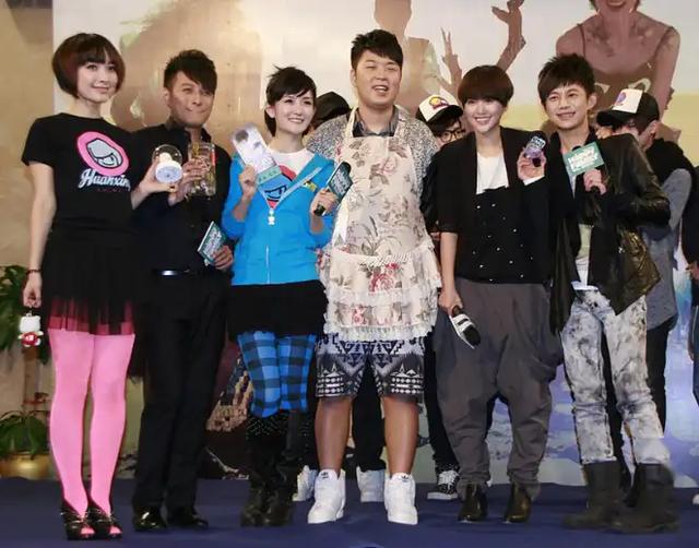 杜海涛瘦50斤成纸片人，穿搭时尚变身小鲜肉，和沈梦辰越来越般配