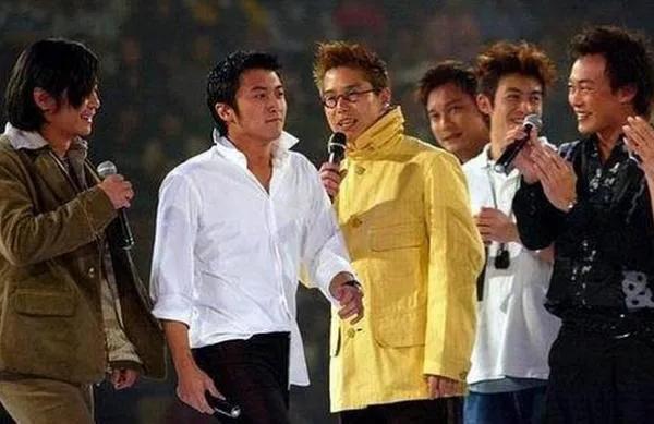 王杰：60岁的我一无所有，遭人陷害妻离子散，庆幸还有粉丝喜欢我