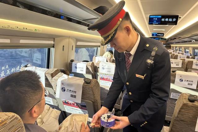 这个乘务组“颜值”“能力”与“服务”齐飞！