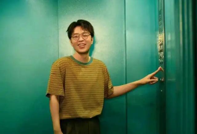 杜海涛瘦50斤成纸片人，穿搭时尚变身小鲜肉，和沈梦辰越来越般配