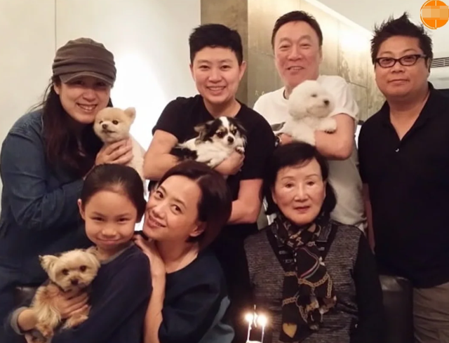 陈欣健太太患病13年，他像照顾婴儿一样24小时守护，拒绝女儿插手