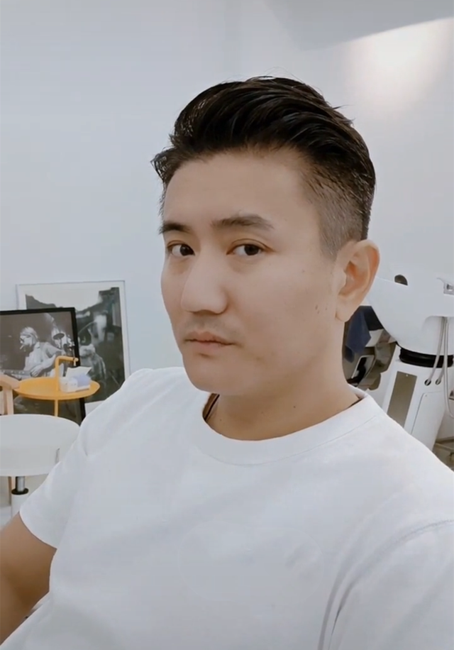 知名童星谢苗近况,为新戏疯狂健身,满头大汗胡子拉碴男人味足