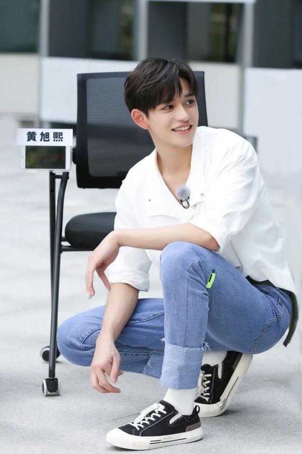 《奔跑吧9》今晚欢乐开播!跑男团开启职场历险,全员上演“花式摸鱼”