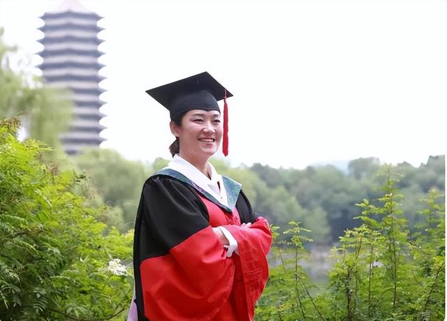 “冷面杀手”刘伟:从乒乓球世界冠军到北大博士,不嫁富商嫁爱情