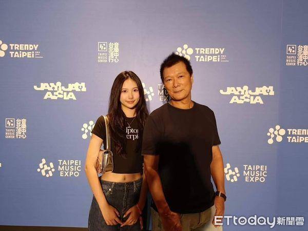 阿KEN称单身寻觅女友 被拱可追林书炜女儿 搭档惊我女会吓死