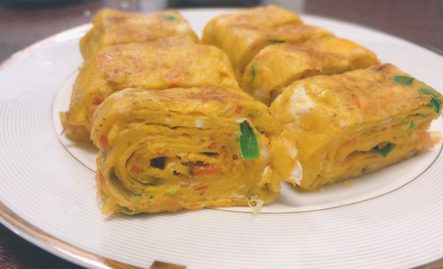 杜淳“蛋饺肉丝”火了后,我用鸡蛋做出了更简单美味早餐