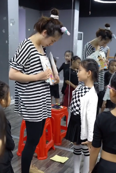 全网最火“拉丁舞老师”：授课风格太激情，上课堪比“洗脑”现场