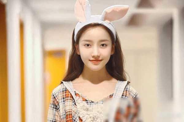 云南盛产美女!来自云南的20位女星,个个如花似玉,婀娜多姿