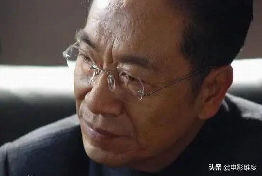 风流的王奎荣：与原配离婚，二婚娶小37岁娇妻，如今家庭很幸福