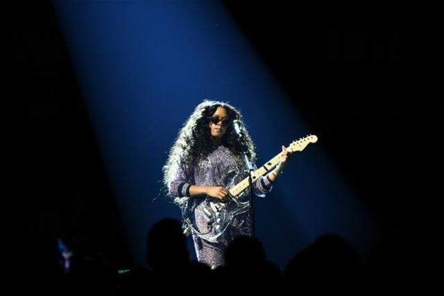 格莱美上演宫心计:A妹有苦难言;Drake现场大闹、画面被掐