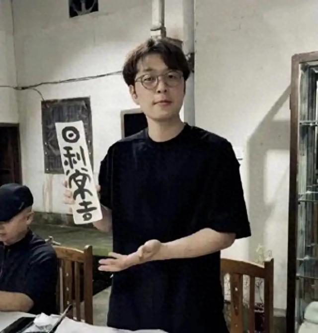 杜海涛瘦50斤成纸片人，穿搭时尚变身小鲜肉，和沈梦辰越来越般配