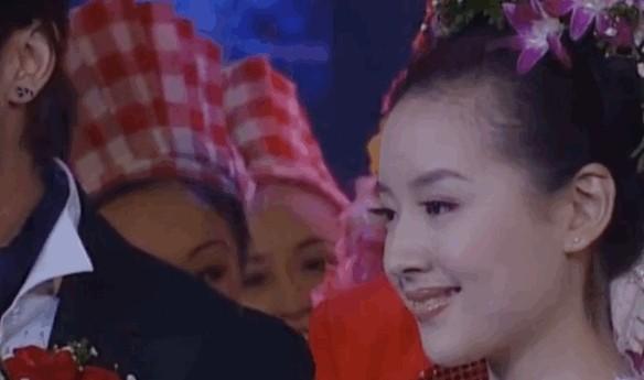 看董洁和刘亦菲20年前合照，难怪谢霆锋说“人淡如菊，天然纯粹”